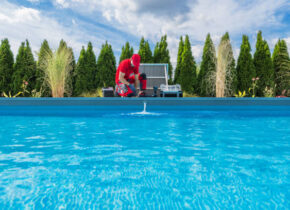 pool cleaning service